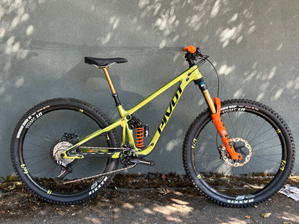 Pivot "Switchbird" Electric Lime Small  XT/XTR w/ Carbon Wheels