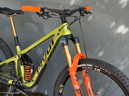 Pivot "Switchbird" Electric Lime Small  XT/XTR w/ Carbon Wheels