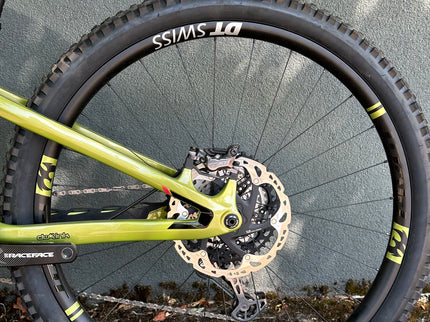 Pivot "Switchbird" Electric Lime Small  XT/XTR w/ Carbon Wheels