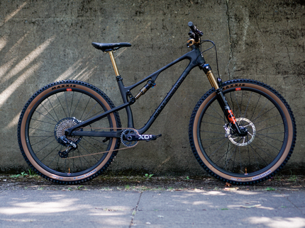 Rocky Mountain Element Carbon Black Medium